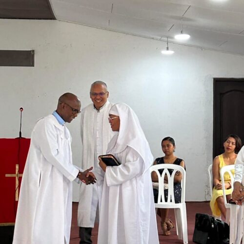 Fitondrana ambavaka sy fandraisantanana ny Mpiandry vaovao