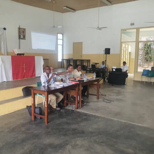 Alahadin&rsquo;ny Reformasiona : Fanitsiana fitsipika